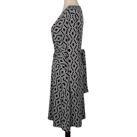 CACHE WOMEN'S Black White Geometric Wrap Waist Mini Dress Size Medium GUC - Picture 3 of 8